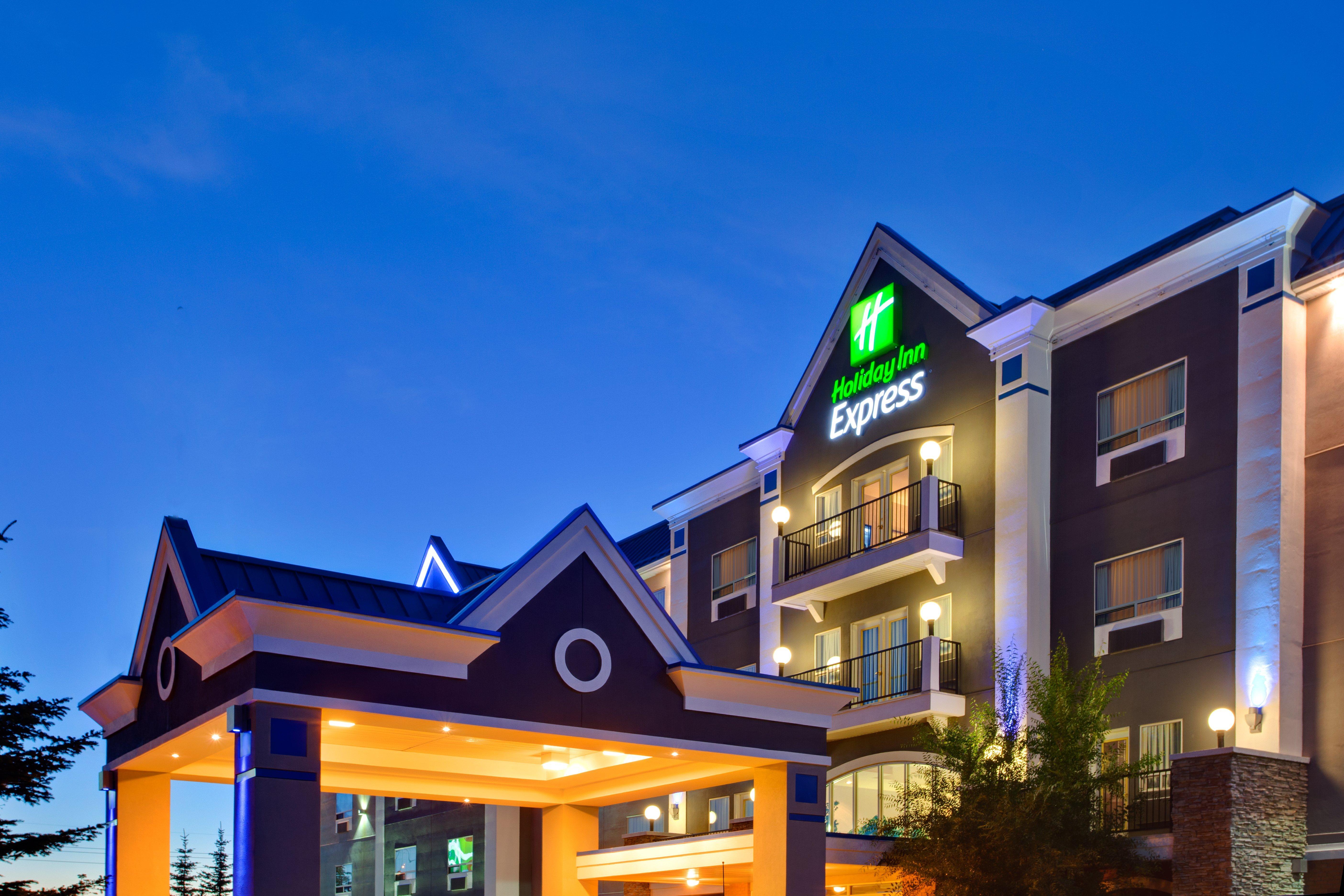 Hotel Express & S-macleod Trail S 2*