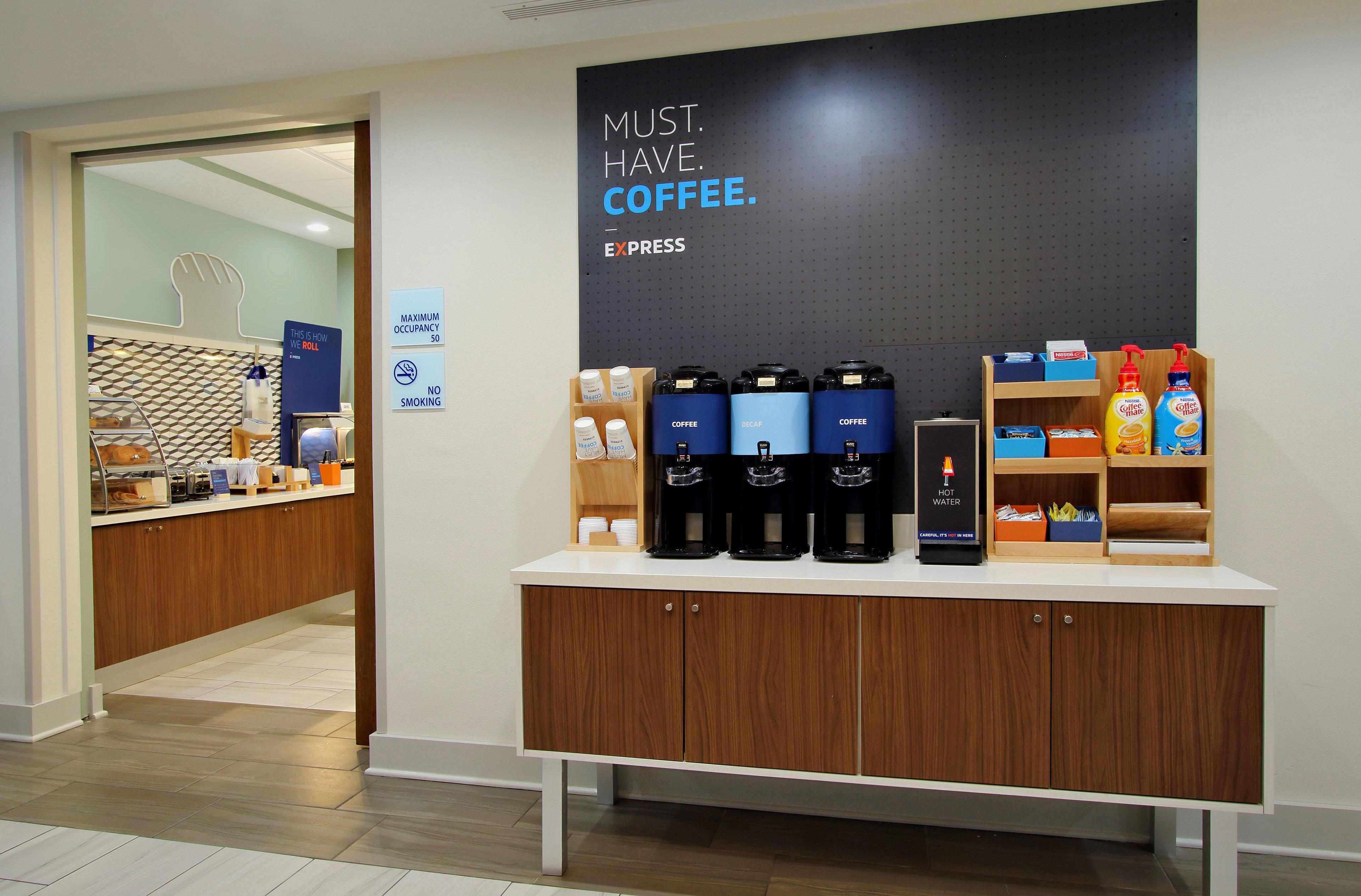 Hotel Express & S-macleod Trail S