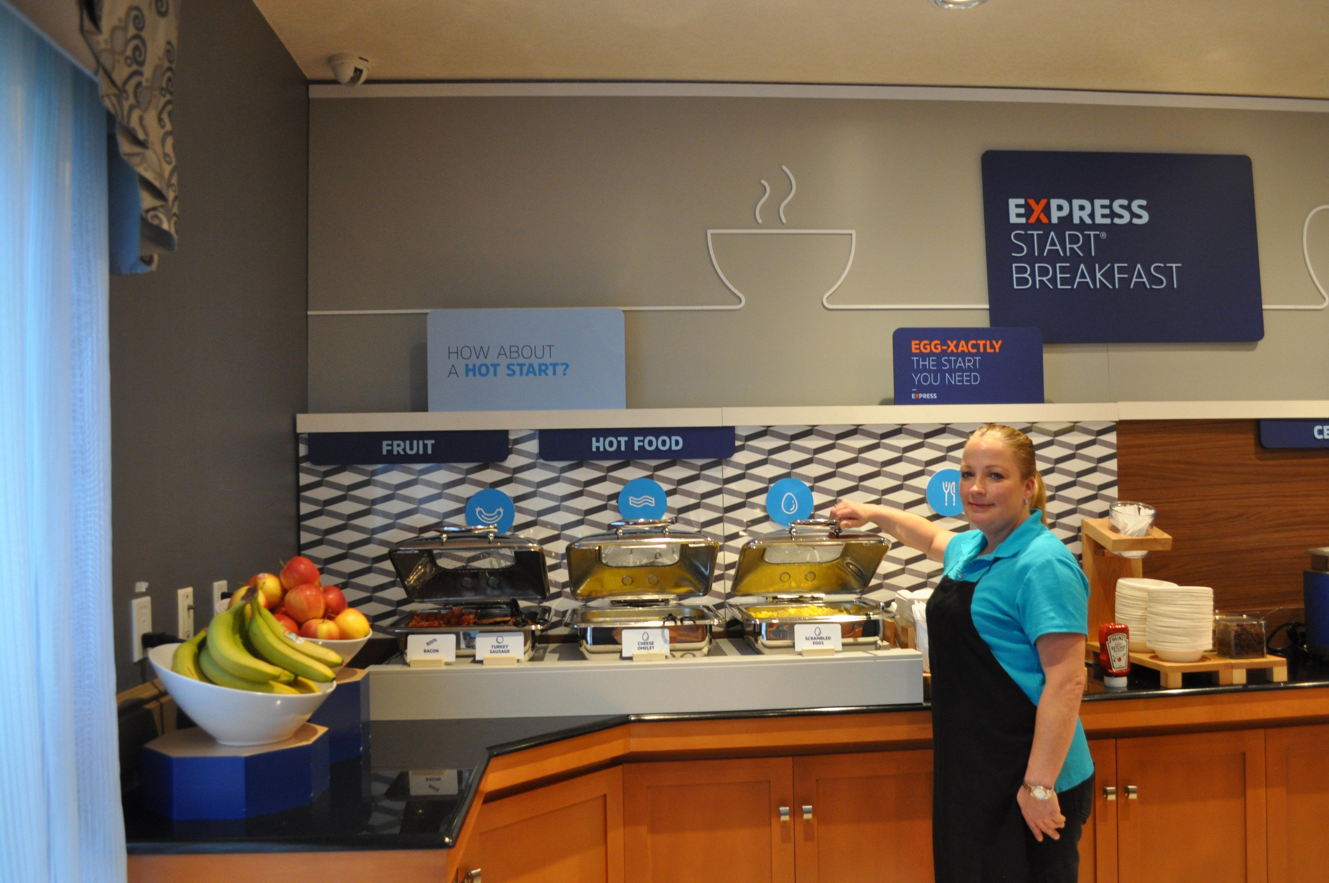 Express & S-macleod Trail S Hotel