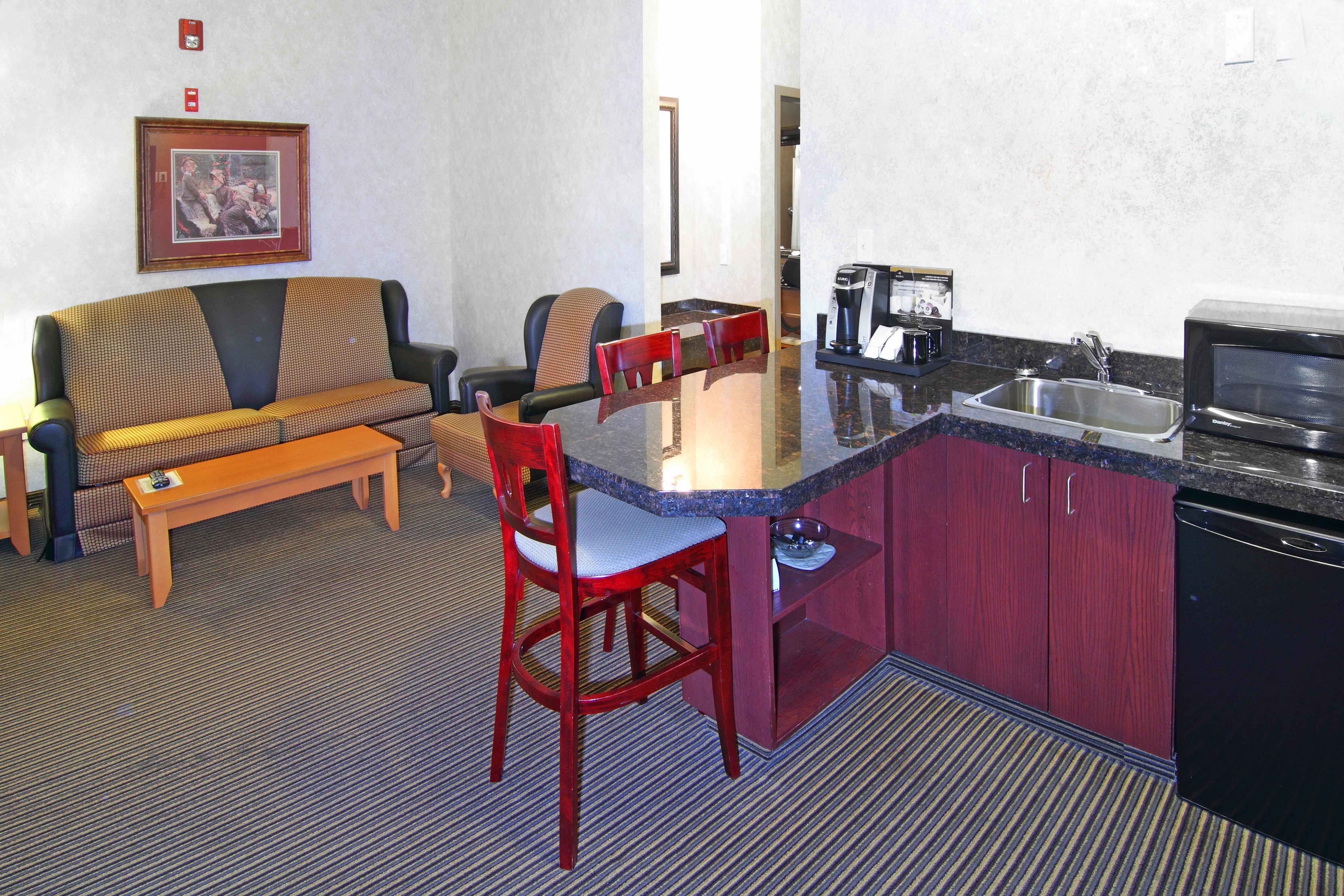 Express & S-macleod Trail S Hotel